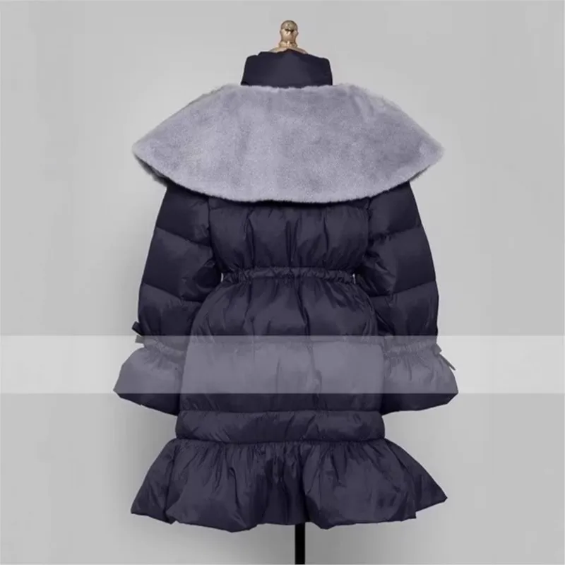 Winter Neuankömmling Damen Nerzbesetzte Laternenärmel Taillenbesetzte A-Linie Rüschen Weiße Ente Daunenjacke Mantel