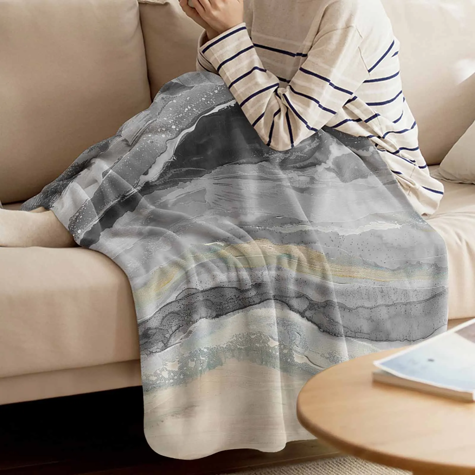 

Waves Gradient Abstract Grey Throw Blanket for Sofa Warm Microfiber Flannel Blanket Bedroom Decor Blankets for Beds