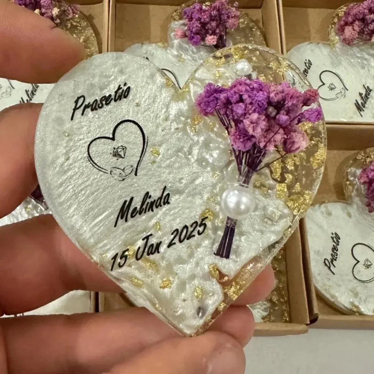 

10 шт. персонализированный свадебный эпоксидный магнит, подарки на помолвку, эпоксидный магнит на холодильник с коробкой, подарок для свадебного гостя, свадебные сувениры,