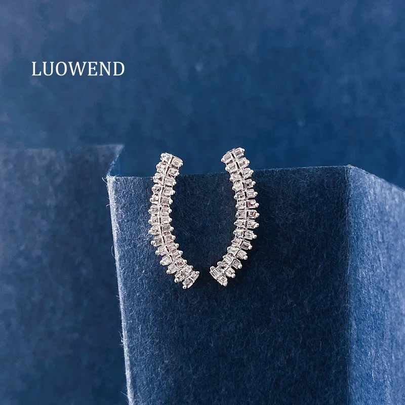 LUOWEND 100% 18K White Gold Earrings Elegant Smile Shape Real Natural Diamond Stud Earrings for Women High Party Jewelry