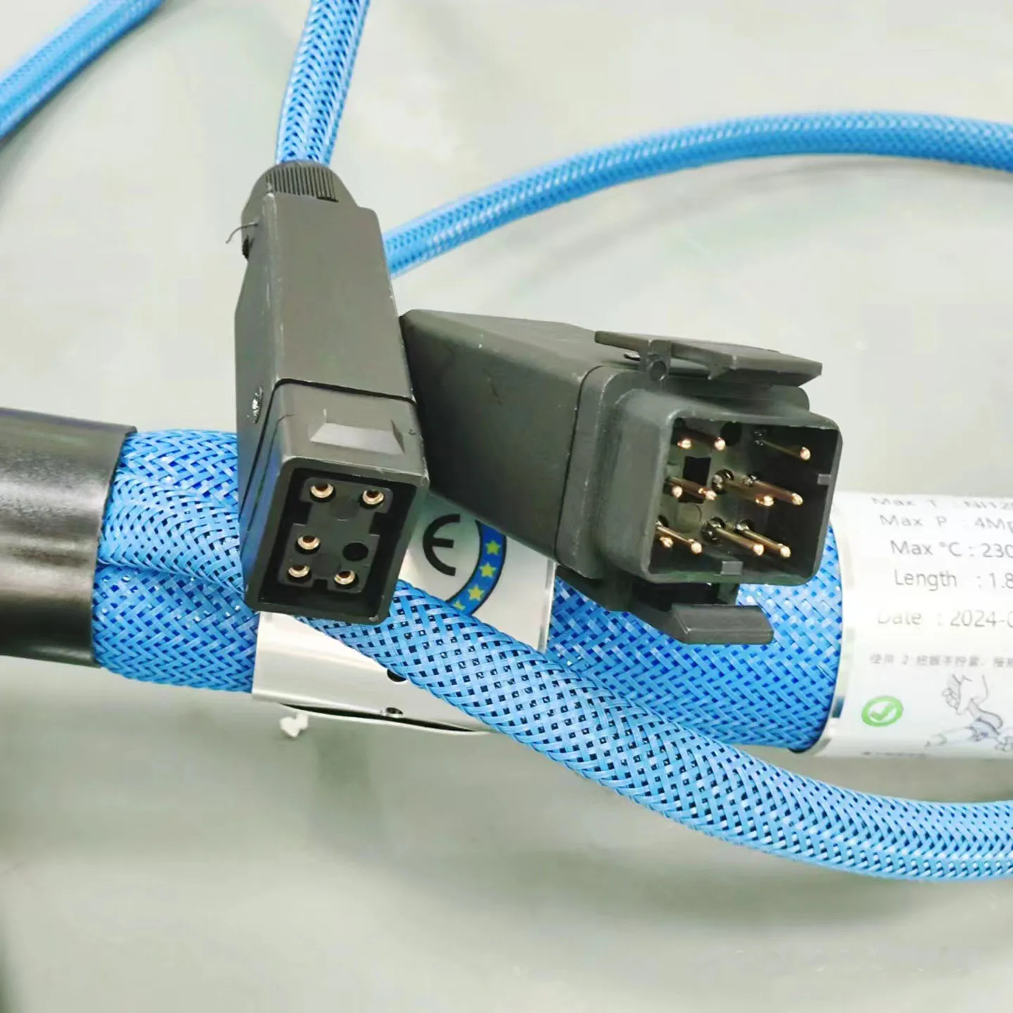 1010811 Flexible Hot Melt Glue Hose Pipe Customized Length Hot Melt Glue Hose Heated Hose 6m 20ft.691W 240V
