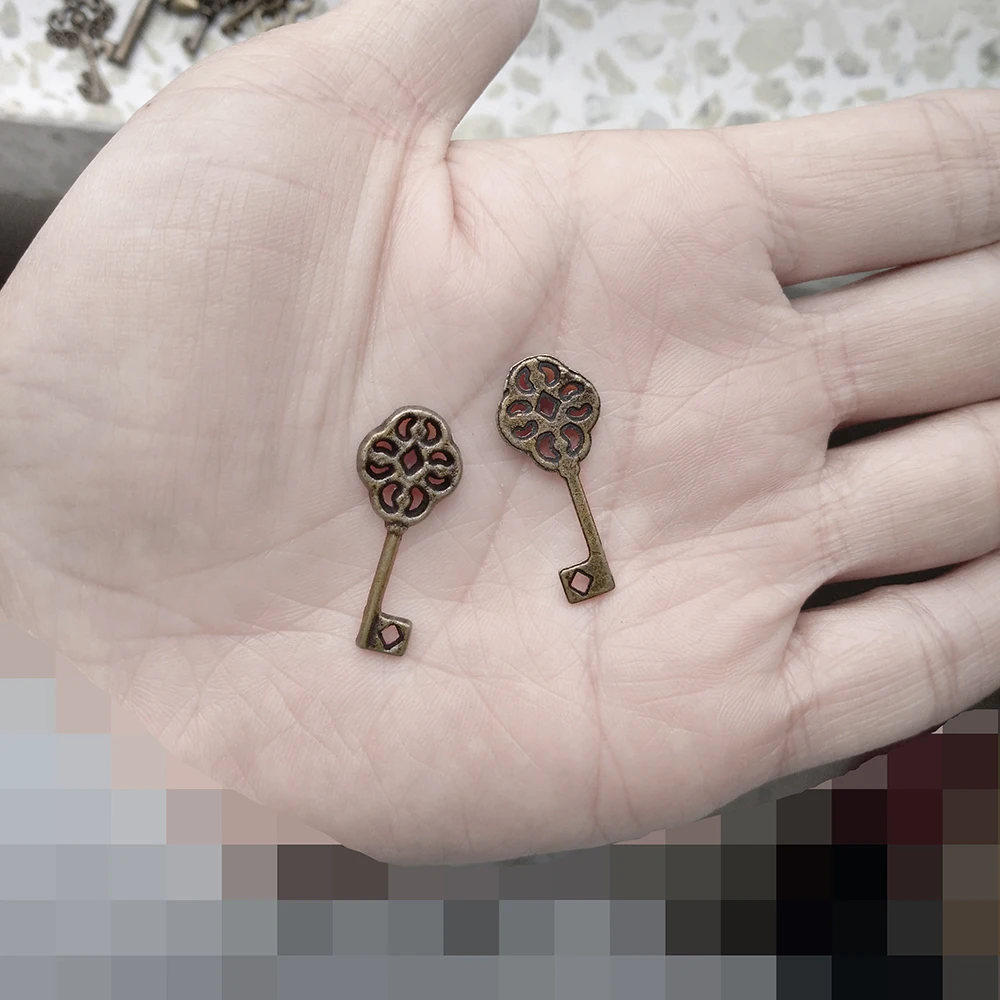 50pcs Handmade Charms Braceles Diy Protection Suspension Brooch Clothes Keys No Hole Ancient Bronze Wholesales Jewelery Findings