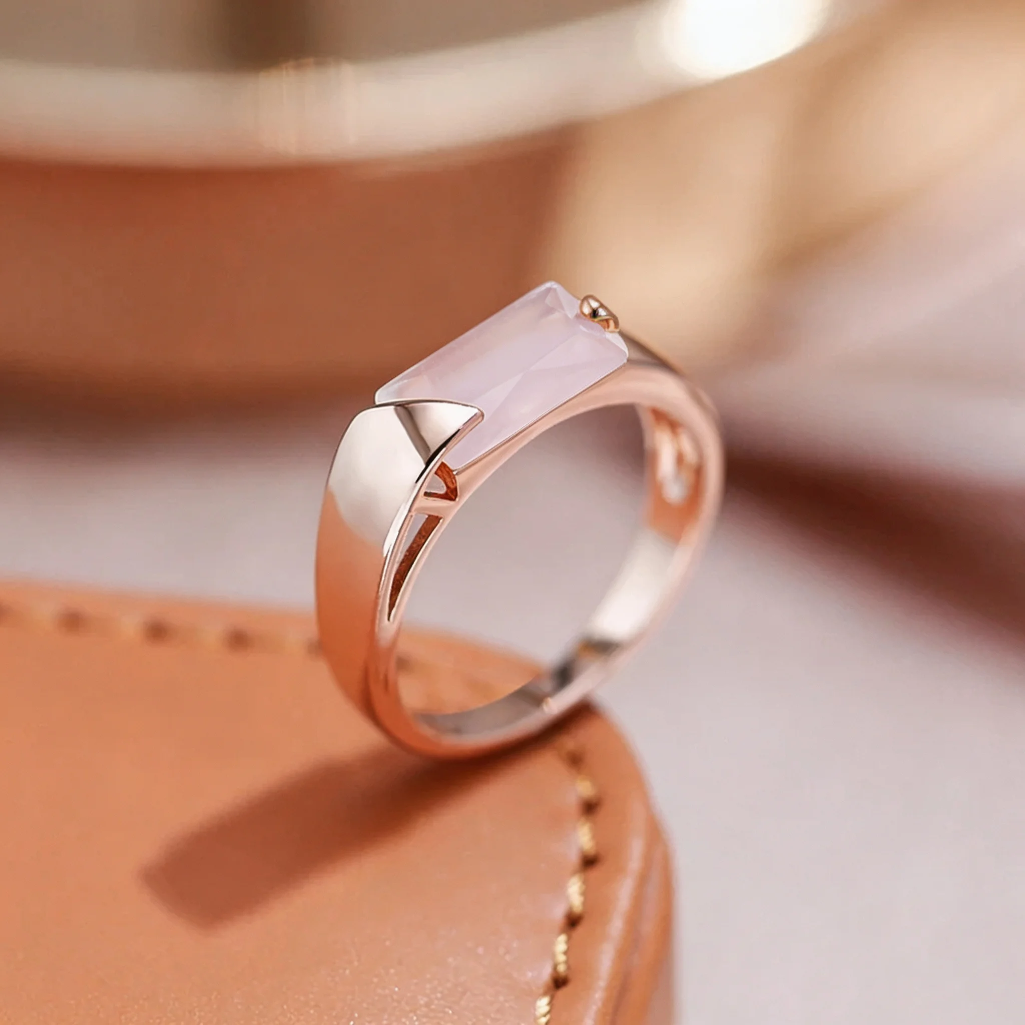 Wbmqda Einfache quadratische rosa Steinringe für Frauen, 585er Roségold, hochwertiger täglicher Zirkon-Schmuck, Zubehör