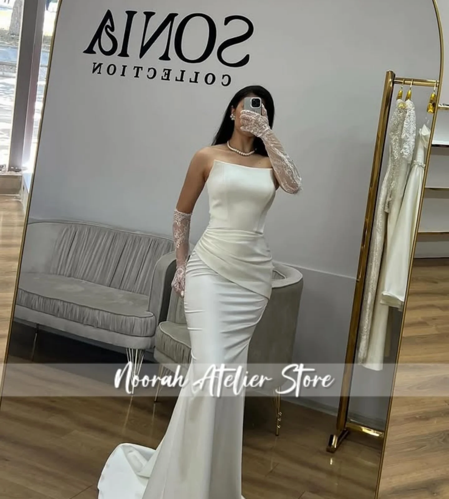 Abiti da sera di lusso semplici bianchi senza spalline 2025 con guanti in pizzo Dubai sirena abito da festa pieghe abito da ballo Personalizza
