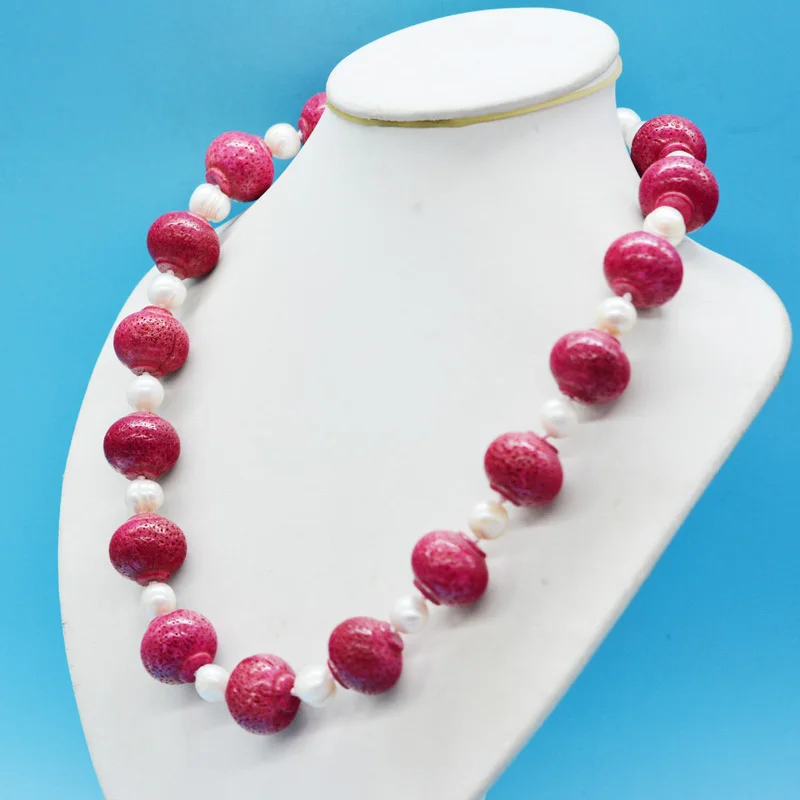 

Classic. Pretty. Natural coral. Natural pearl. Ladies necklace 21"