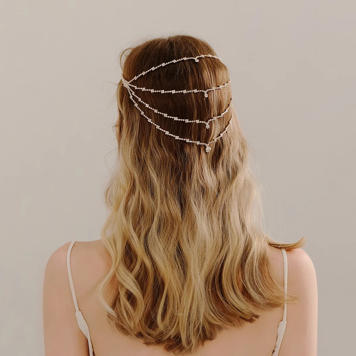 Miallo Boho สายสร้อยคาดศีรษะสำหรับเจ้าสาวในงานแต่งงานยางรัดผมน่ารักแบบโซ่คาดศีรษะใบไม้เพชรสังเคราะห์สวยงาม