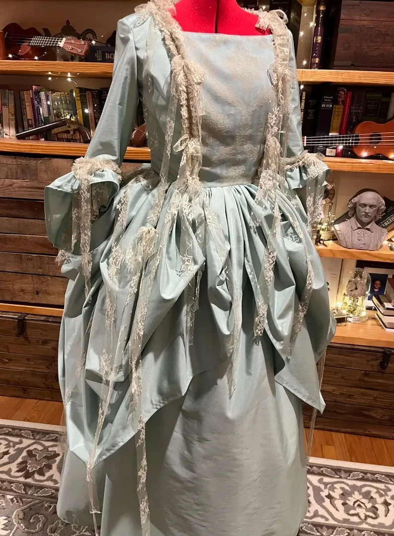 

Платье принцессы в стиле рококо и барокко XVIII века, викторианский придворный костюм, нарядная роскошная королевская роковаярок