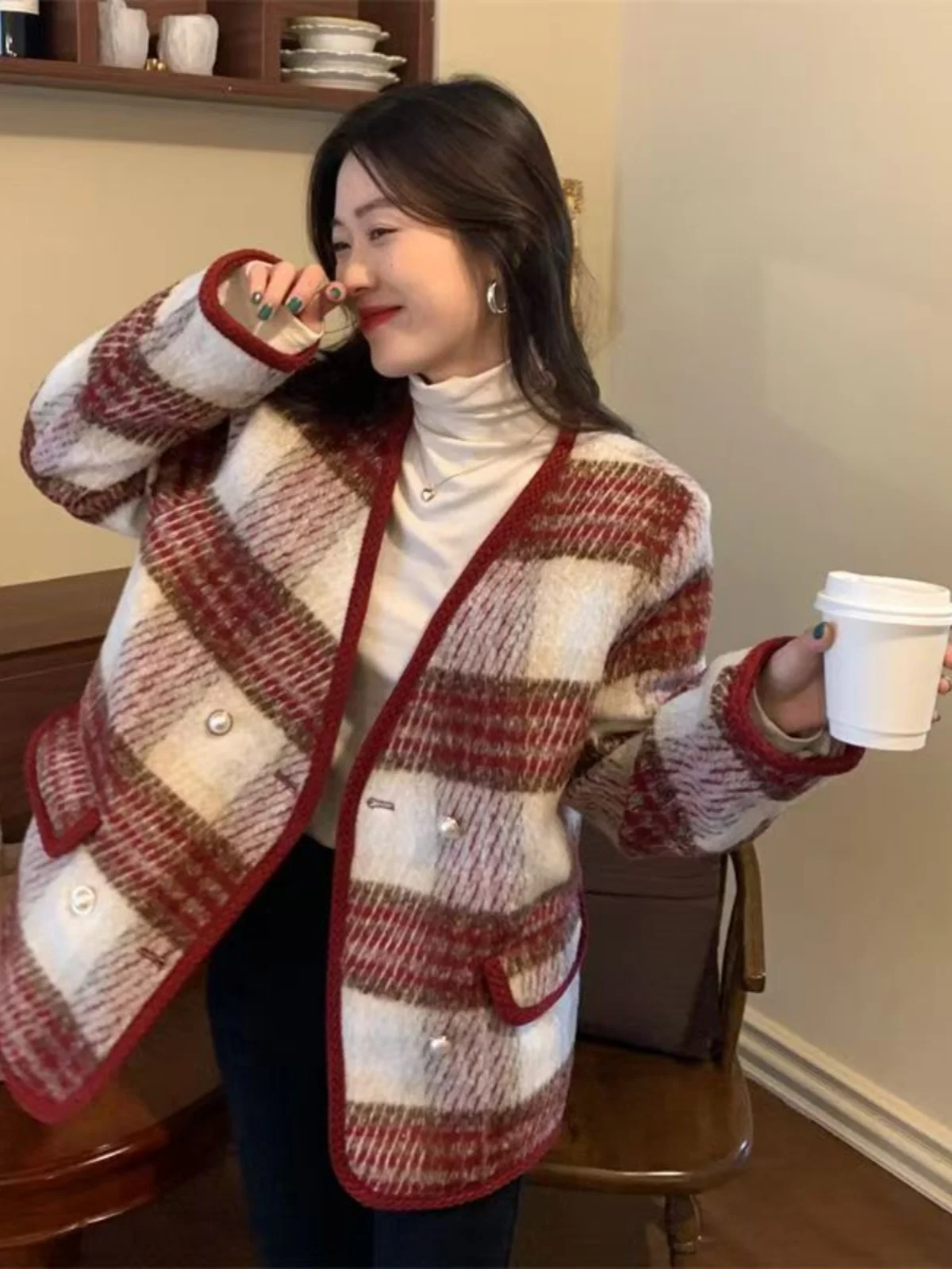 

Красное шерстяное пальто в клетку для женщин, осенне-зимнее, новое, в стиле французского шика, больших размеров, с V-образным вырезом, с длинными рукавами