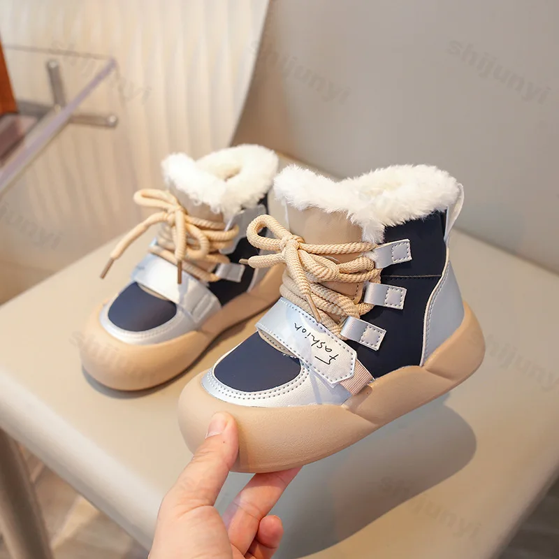 الأطفال أحذية الثلوج 2025 شتاء دافئ أفخم مريحة المضادة للانزلاق أحذية قطنية الموضة الباردة واقية سميكة وحيد منصة أحذية بوت قصيرة