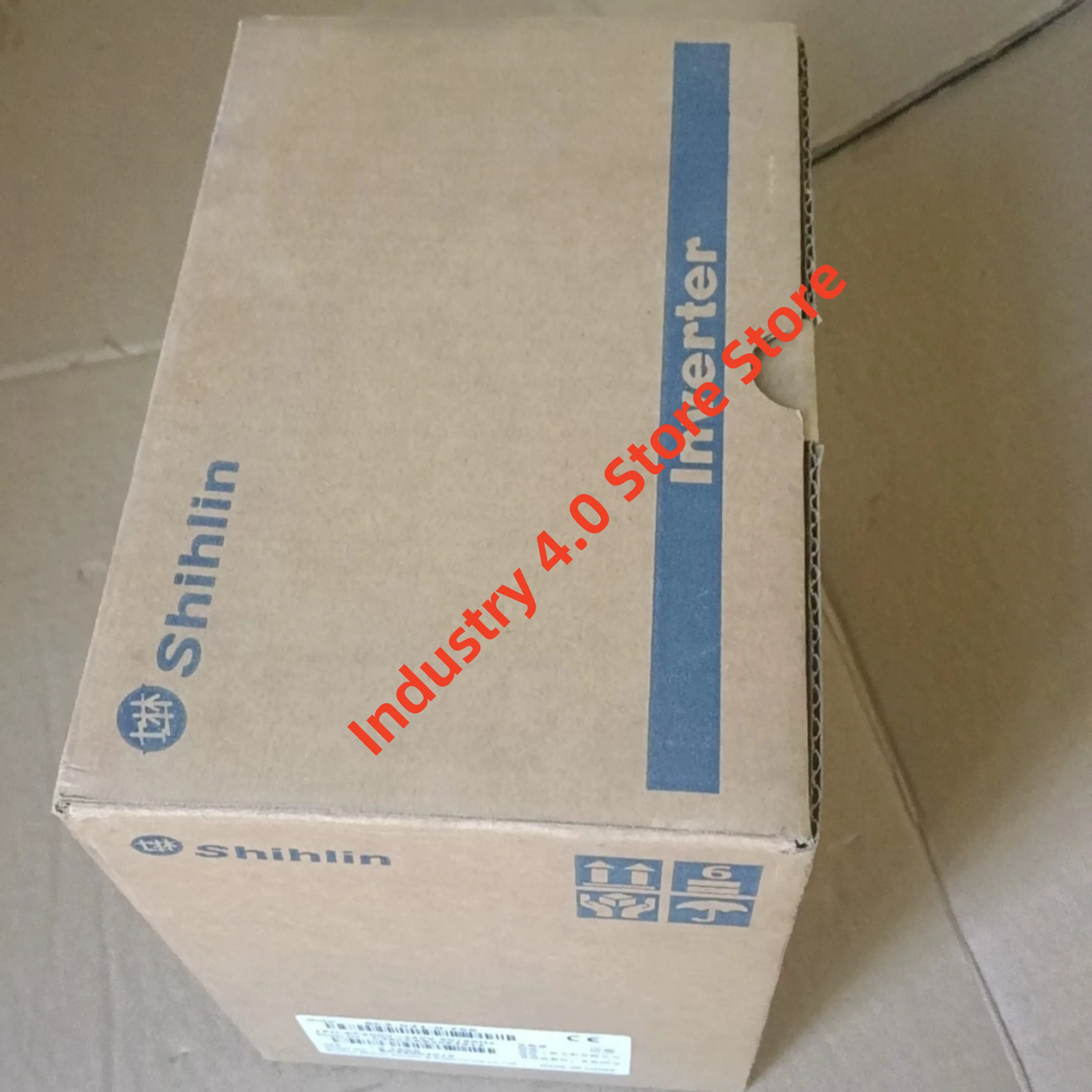 Nowy oryginalny przetwornik częstotliwości SC3-021-0.75K jednofazowy 220V