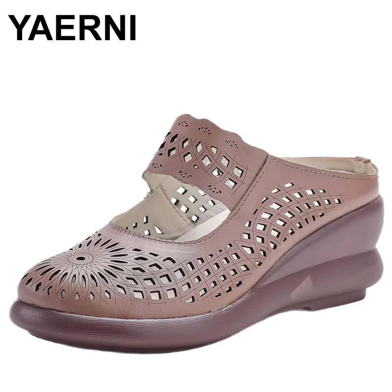 امرأة الرجعية الانزلاق على تسد أحذية السيدات الرجعية متأنق النعال جديد الجلد الحقيقي انقطاع النعال النساء الصيف مغلقة تو إسفين البغال #1