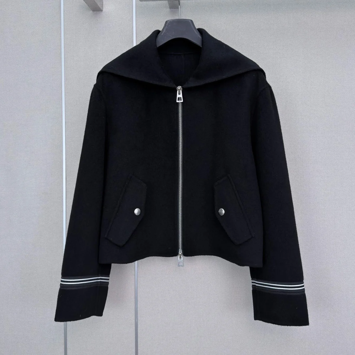 High Quality Women Navy Collar Short Woolen Coat, Striped Cuff Full Zip Long Sleeve Jacket lyt26101655