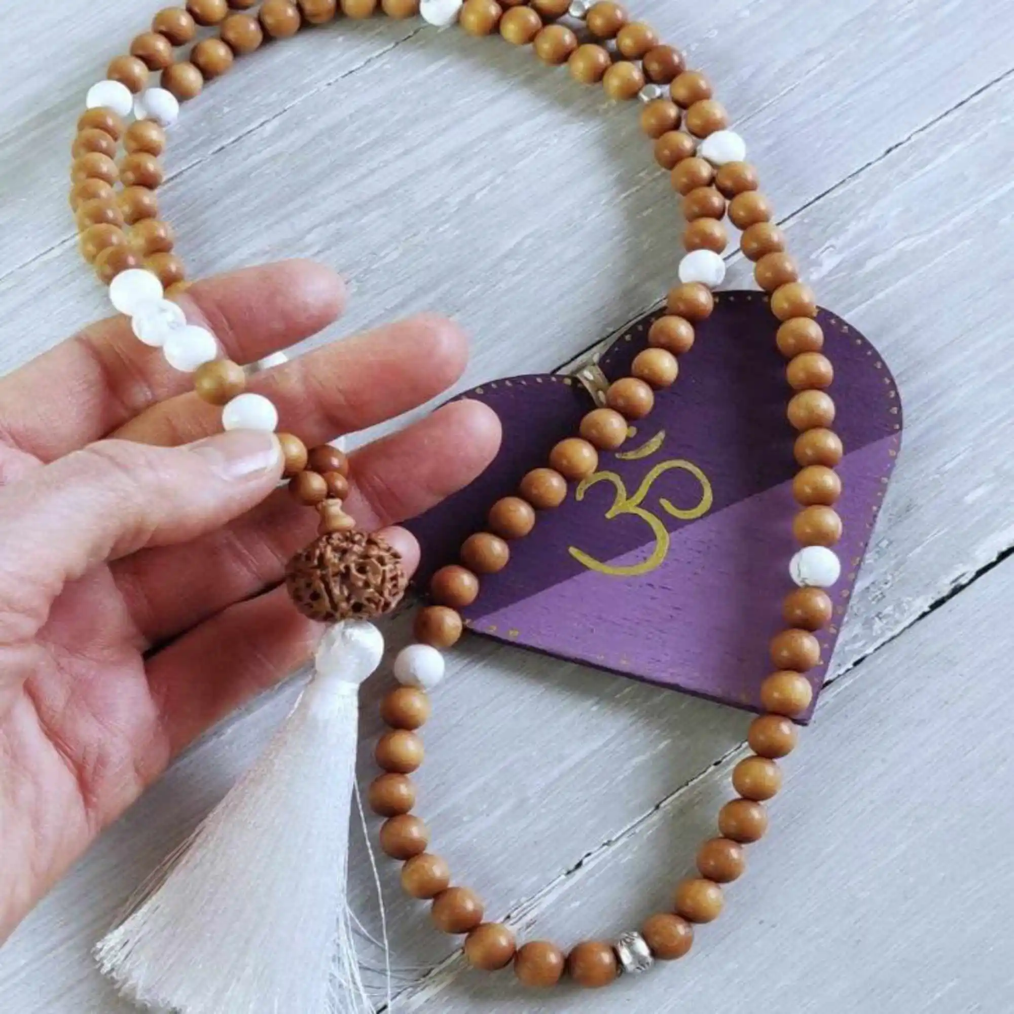 

6MM108 Sandalwood Tridacna Gemstone Buddha Mala Necklace Bless Wrist Women Yoga Prayer Men