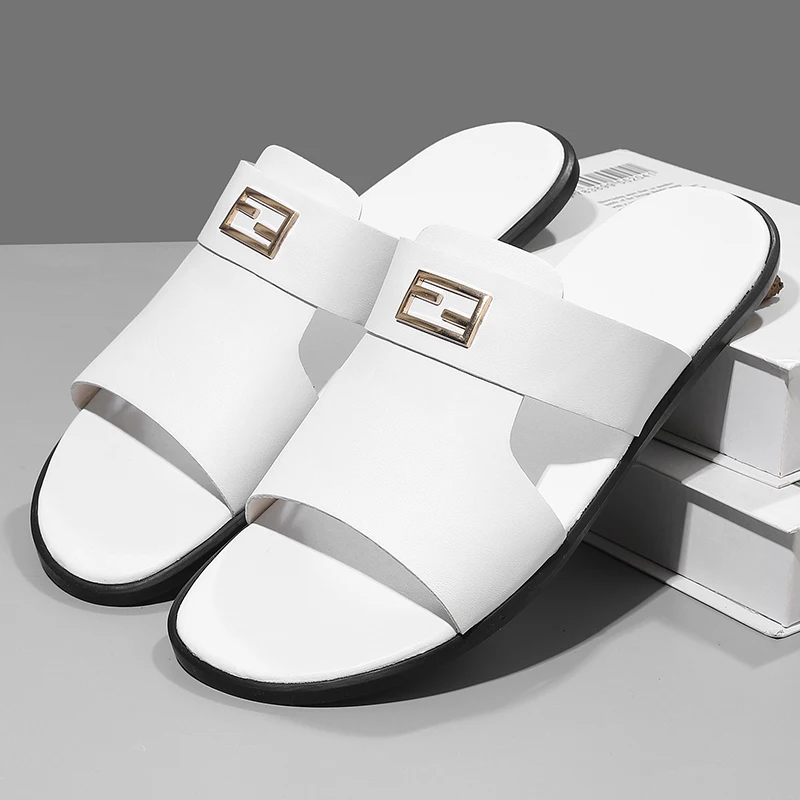 New Summer Men's Large Size Indoor and Outdoor Casual Fashion Slippers with Metal Buckle, Slip-On Thin-Soled Flat Slippers