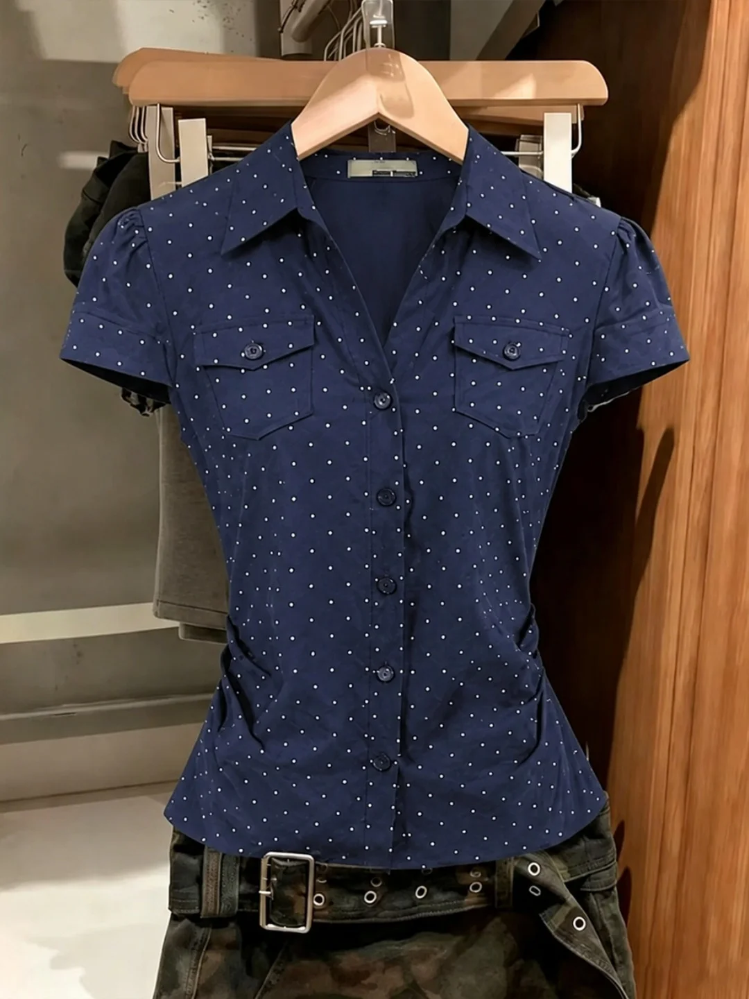 

Fashionable Commute Shirt 2026 Summer Short Sleeve Slim Fit Polka Dot Design Korean Style Business Casual Silk Top for Women