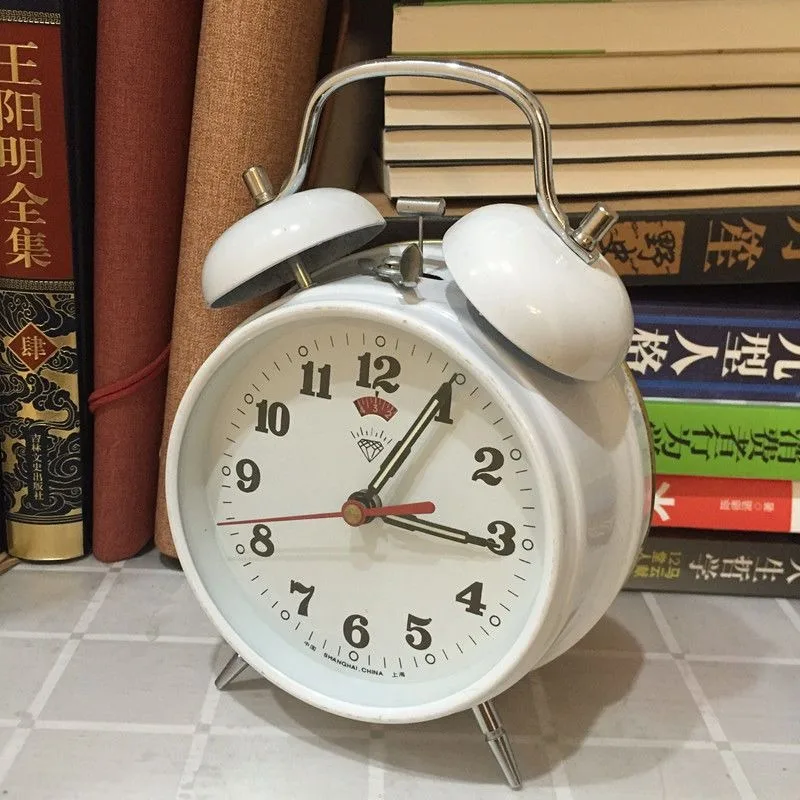 4 Inch Double Bell Alarm Clock Creative Retro Mechanical Desktop Clock Students Learning Room Wake Up Alarm Home and Decoration
