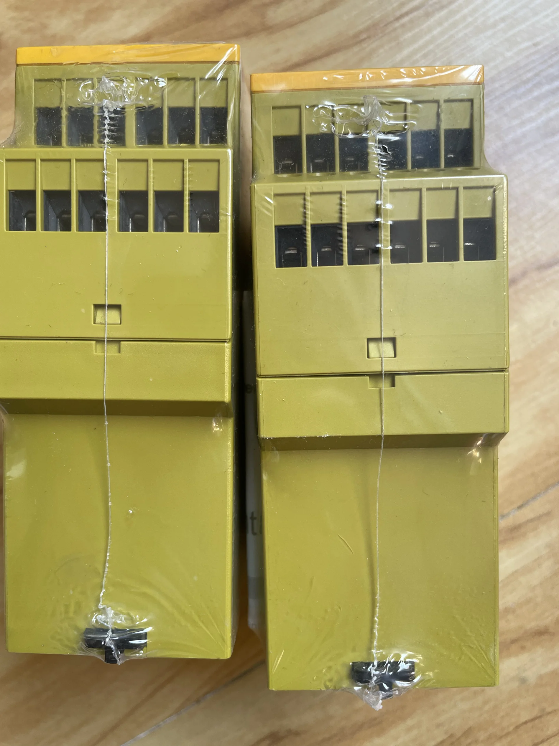 

safety relay S1 S2 S3 S4 750103 750104 750105 774310