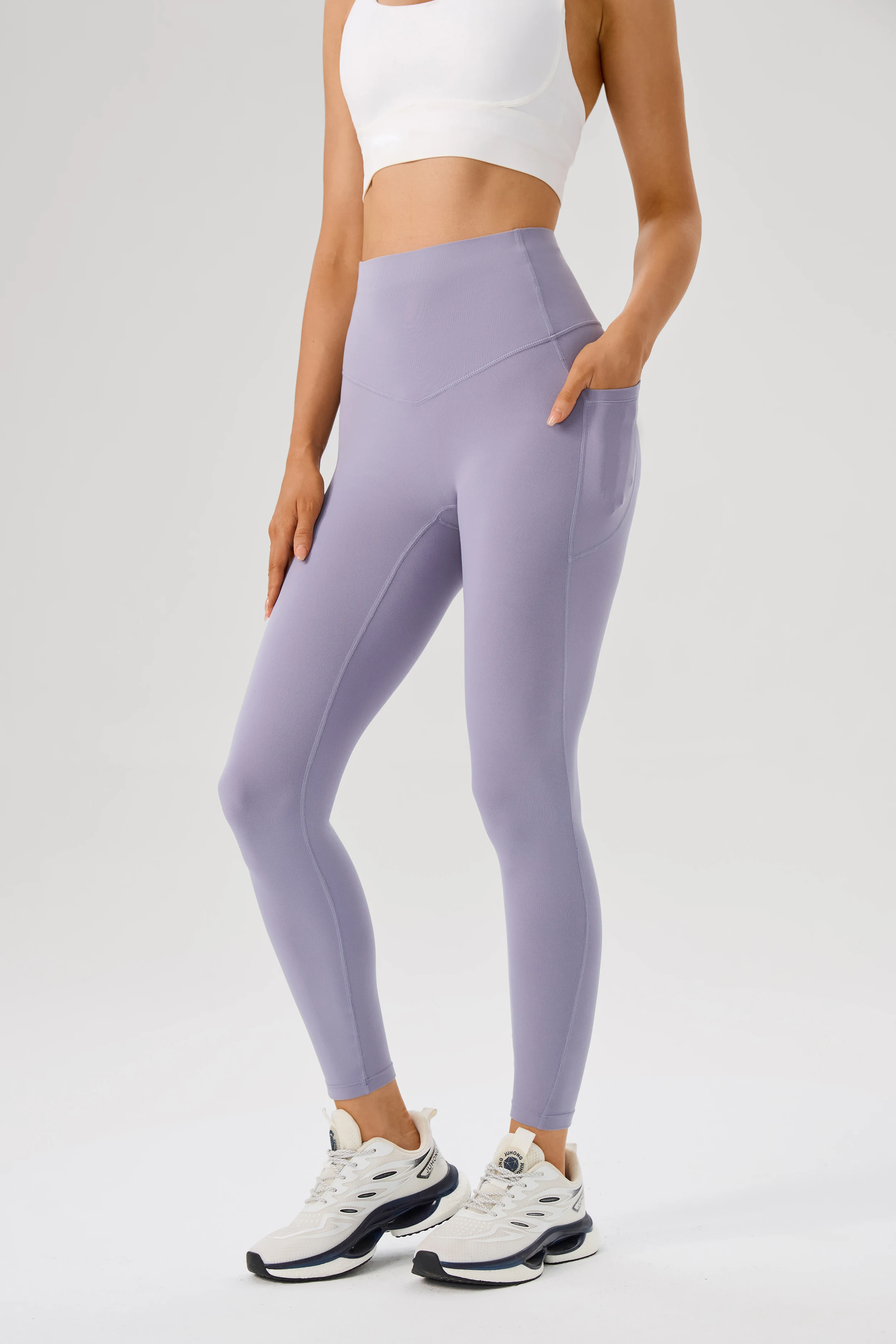 

Women's Seamless Naked Feeling Yoga Pants with Pockets, Peach Hip Lifting Slim Fit Workout Leggings for Fitness & Pilates