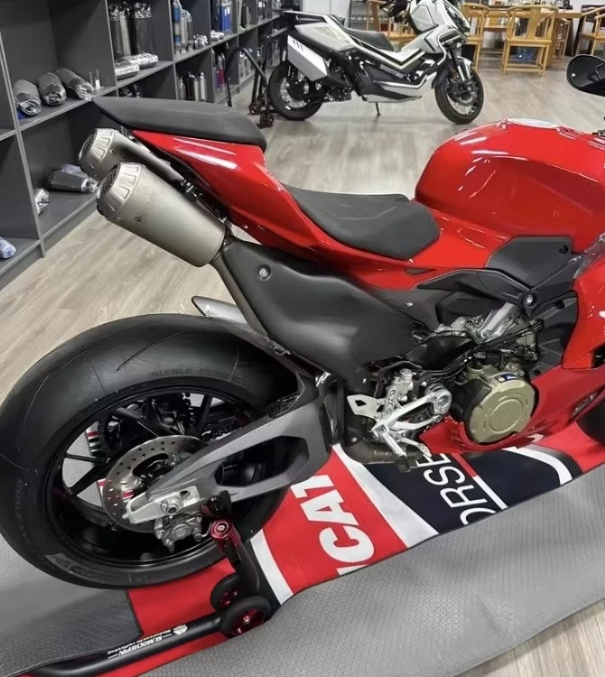 Suitable for 2025 v4 slip on AK titanium Exhaust full system