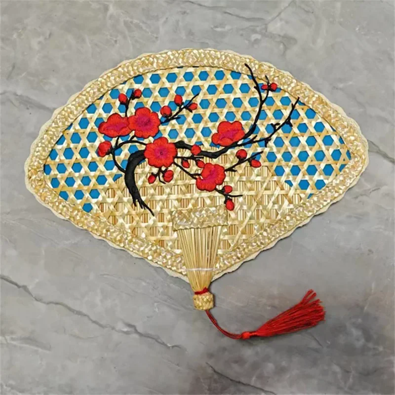 Traditional Chinese Style Handmade Palm Fan Natural Hand Weaving Palm Leaf Fan Home Decor Vintage Cool Fan Summer Cool Help