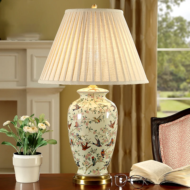 Vintage Country Ceramic Table Lamp Flower and Bird Ceramic Bedside Bedroom Study Hotel American Retro Creative Table Lamp