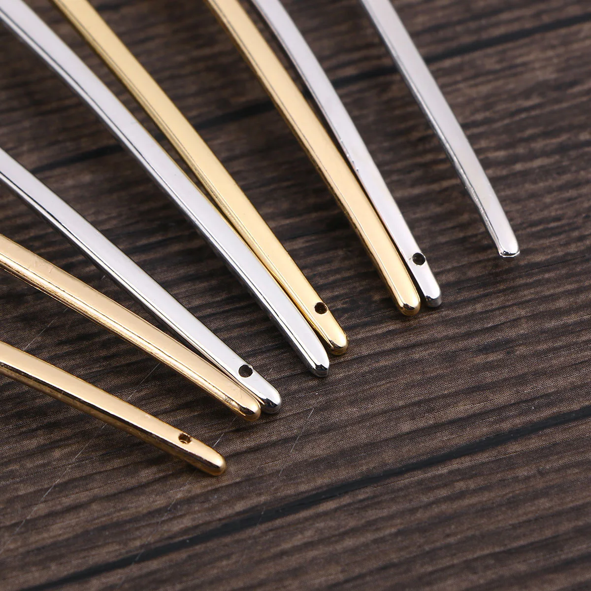 

4Pcs Alloy U Shaped Hairpins Hair Clips Durable Non Slip Hair Stick Elegant Style for Women Girls Women Hairpins