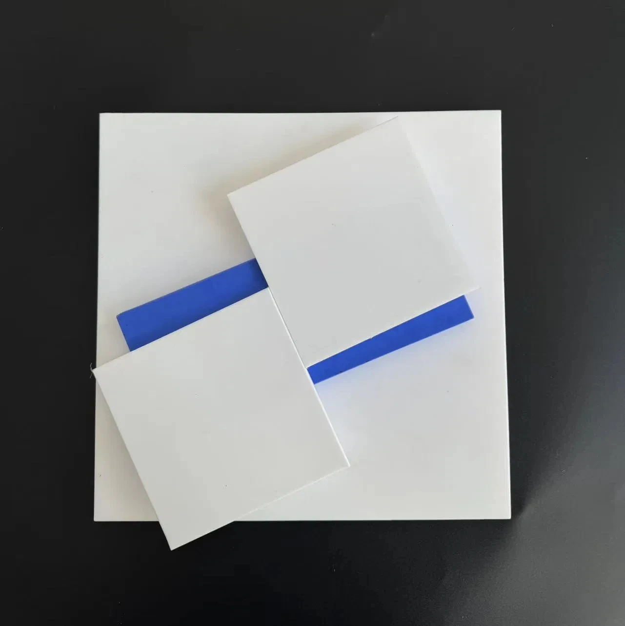 

Керамическая изоляционная пластина из оксида алюминия 20x60x0,6 мм / Теплопроводящий изолятор / Теплоотвод