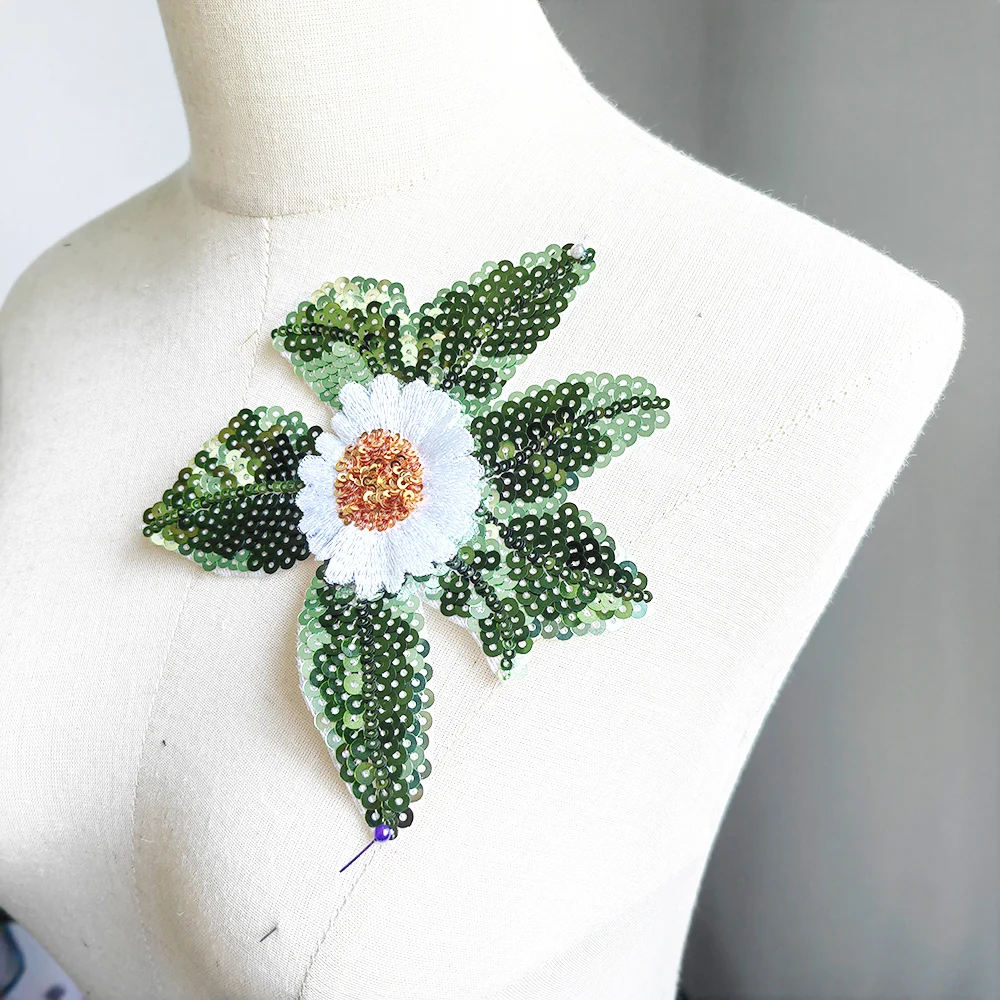 Papatya çiçek dikmek-on yama için giyim, ince payet, DIY onarım dekorasyon, yapıştırıcısız, 14*15cm, 1 adet