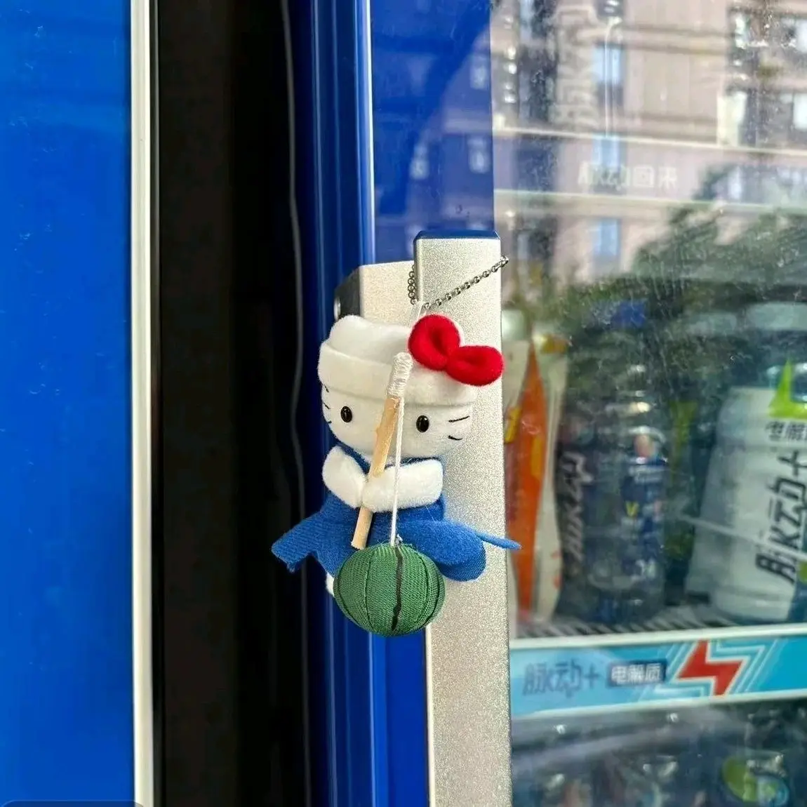 llavero-de-peluche-de-hello-kitty-con-diseno-de-dibujos-animados-vestido-azul-y-tematica-de-pesca-de-sandias-colgante-para-bolso-regalo-de-cumpleanos-para-estudiantes