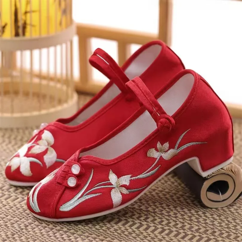 

Женские туфли на блочном каблуке с шелковой вышивкой в стиле чонсам, весна-лето, новинка, этнический стиль, с круглым носком, на пряжке, с мягкой подошвой, в стиле ханьфу