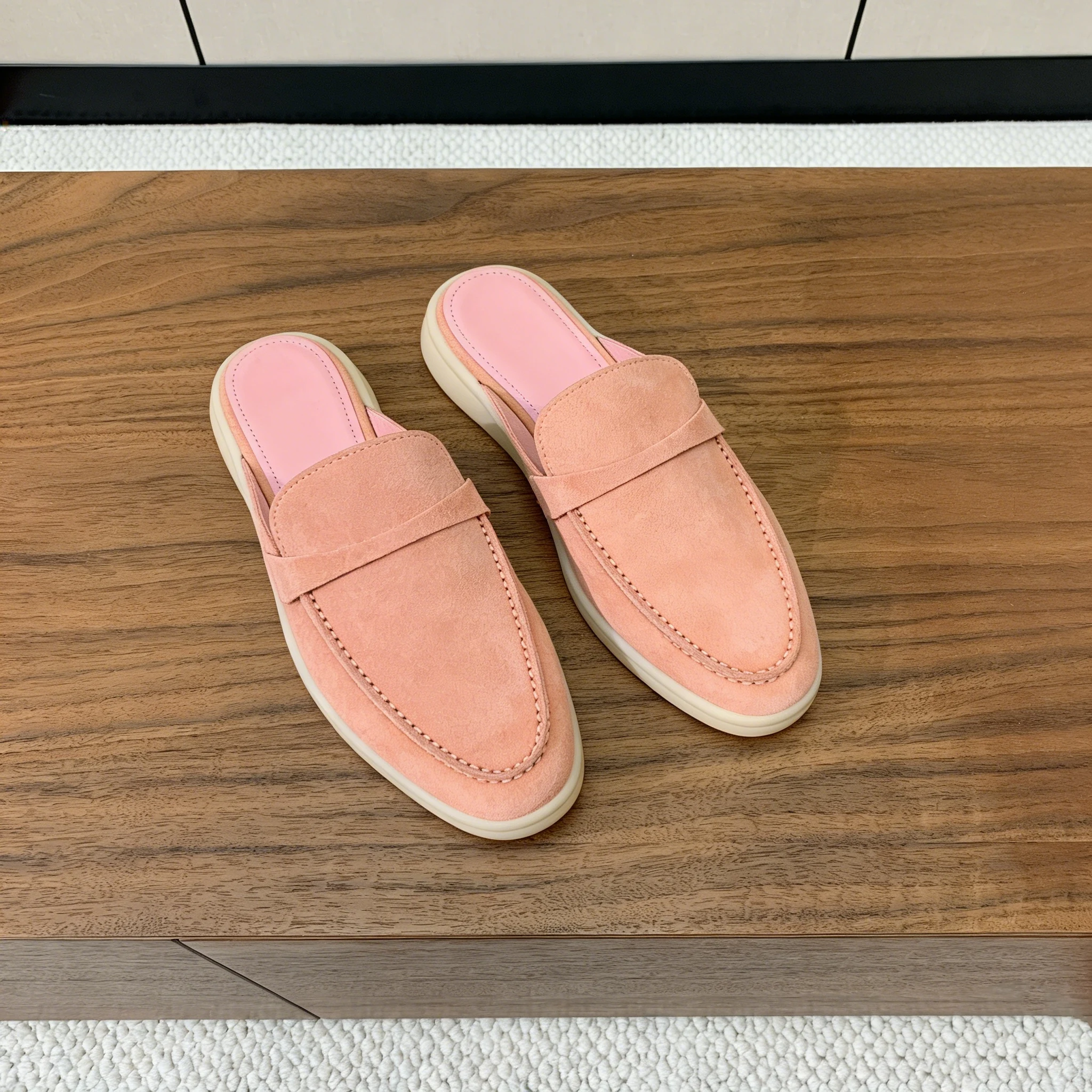 

High-End Fashionable Sheepskin Comfortable Unisex Casual Shoes Stylish Leather Footwear for Men And Women