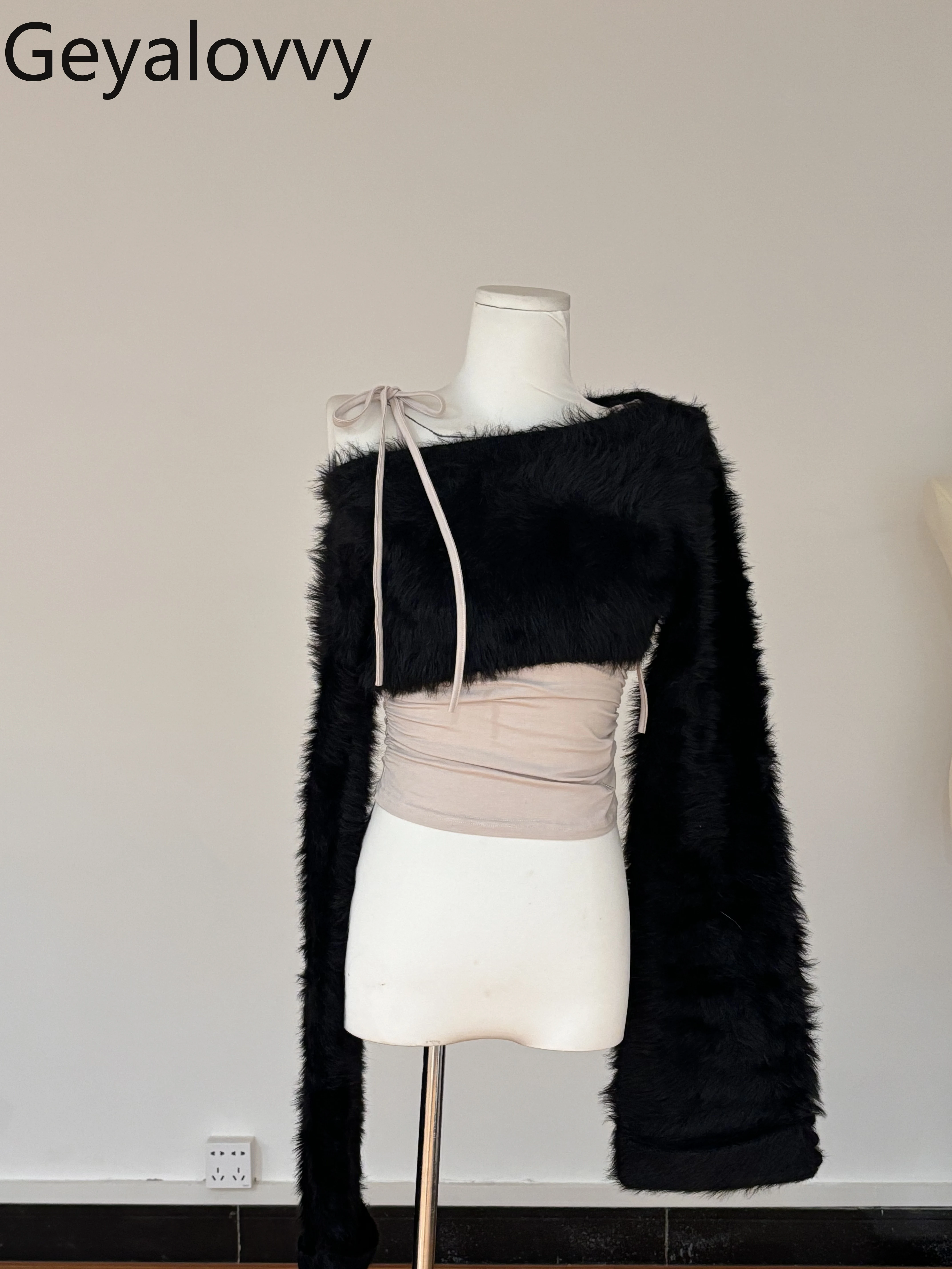 

Japanese Styl Velvet One Shoulder Knitting Shirt Silm Suspender Top Fashion Pullover Sweater Tops for Women Autumn Winter