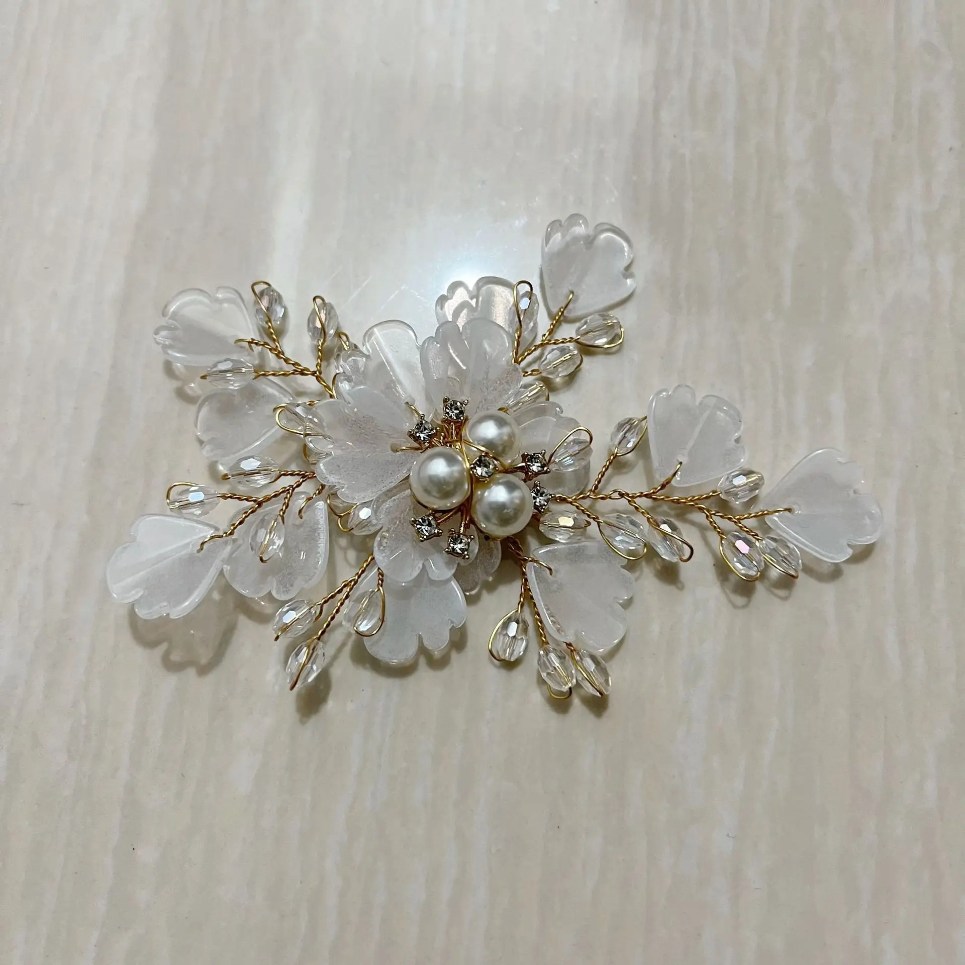 Acessórios de Alta Qualidade: Cristal de Fio de Cobre Artesanal, Pérola Floco de Neve, Elegância e Requinte com Alto Nível de Aparência