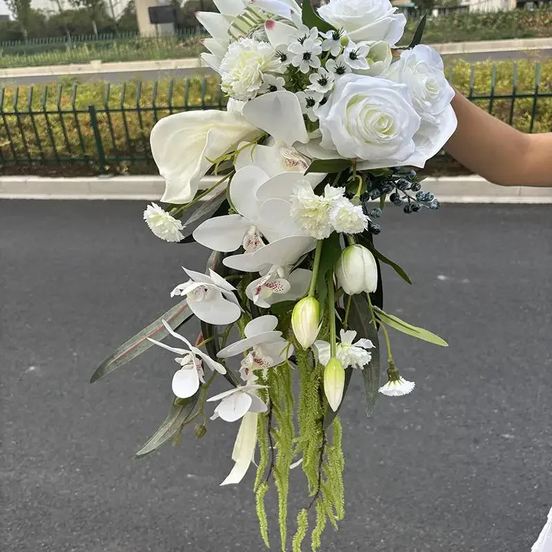 New waterfall-shaped hand bouquet wedding photography location trip photo props hand bouquet long Phalaenopsis simulation flower