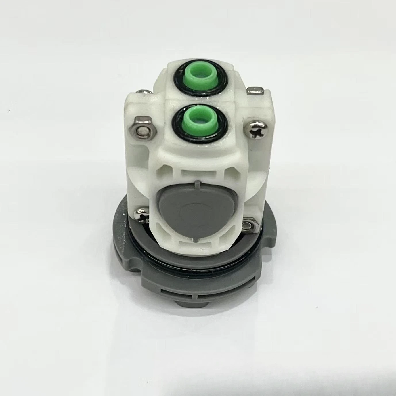 The pressure balance unit for single control is compatible with American standards 051091-0070a, R111, and R121