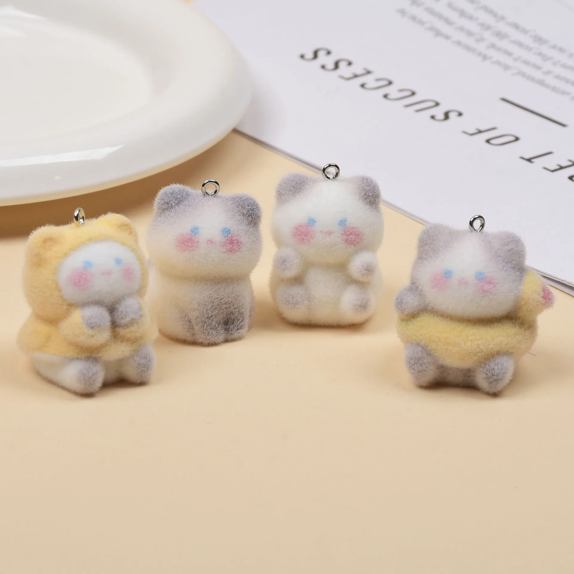 

20 шт. милые 3D смолы животное сиамский кот мультфильм плюшевый кулон в виде котенка для DIY ремесла ювелирные изделия ожерелье брелок аксессуары сделать