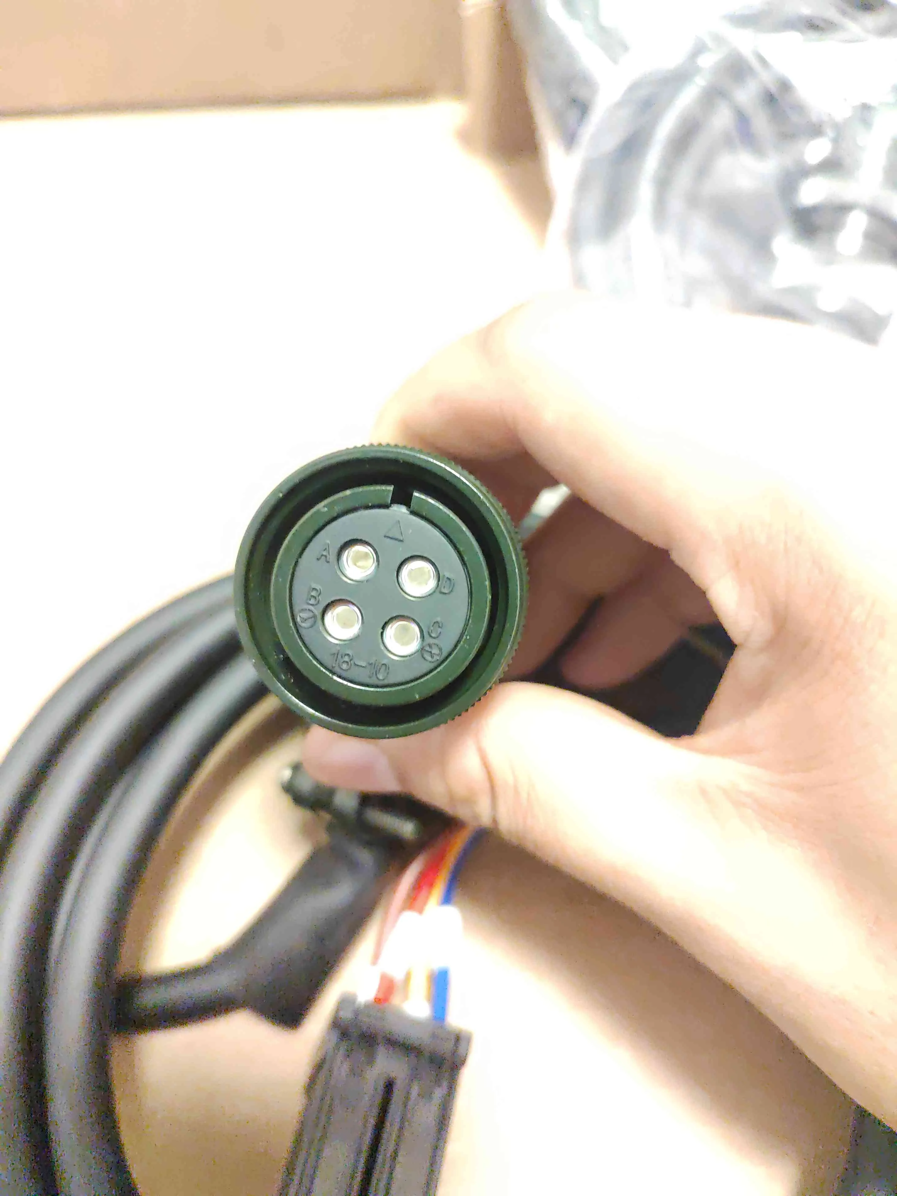 Suitable for Mitsubishi M70 servo motor power cord PWCE18-10S-5M 22-22S 4-pin plug power cord 3M/5M
