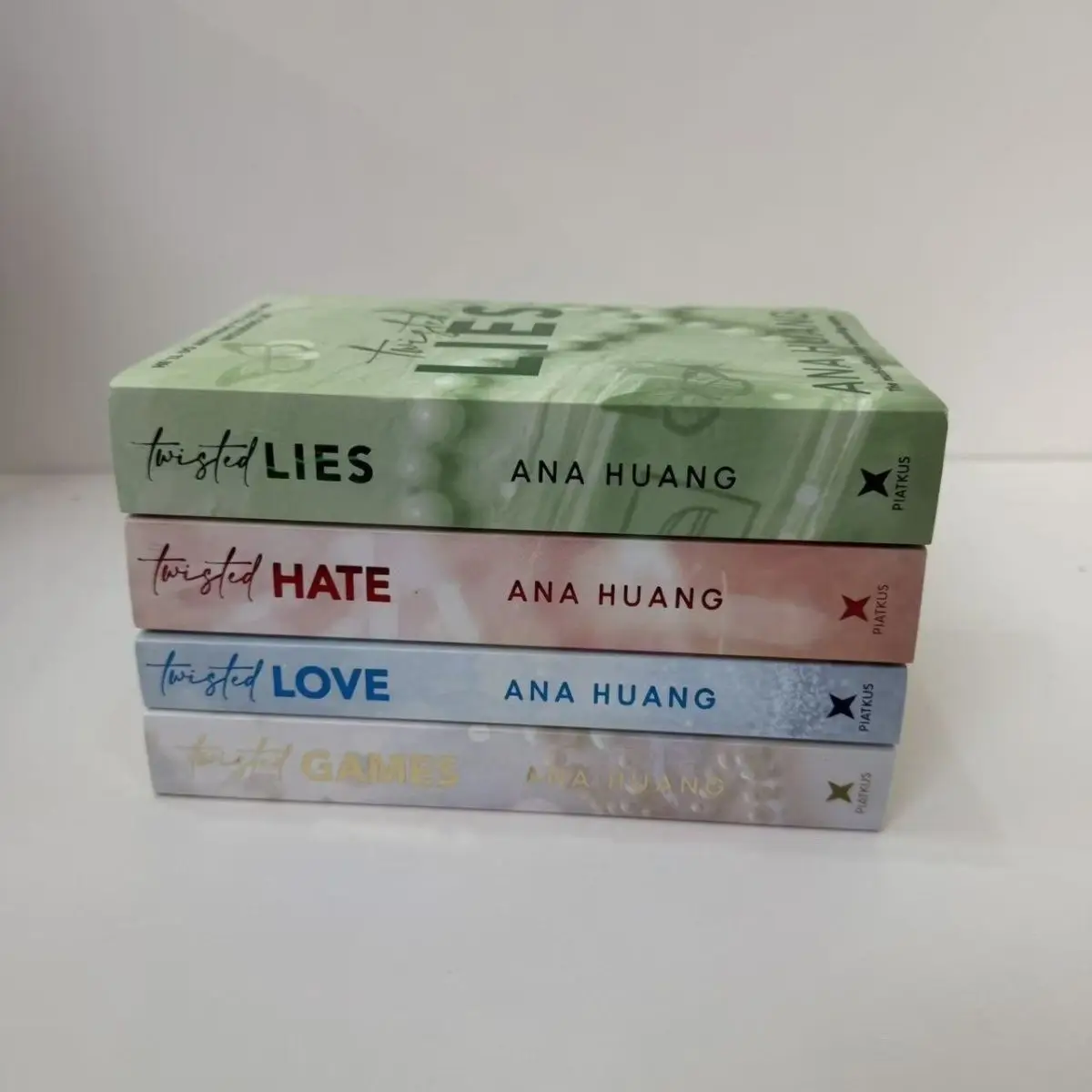 Englische Twisted Love+Hatred+Games+Lies Englische Bücher Livros Libros
