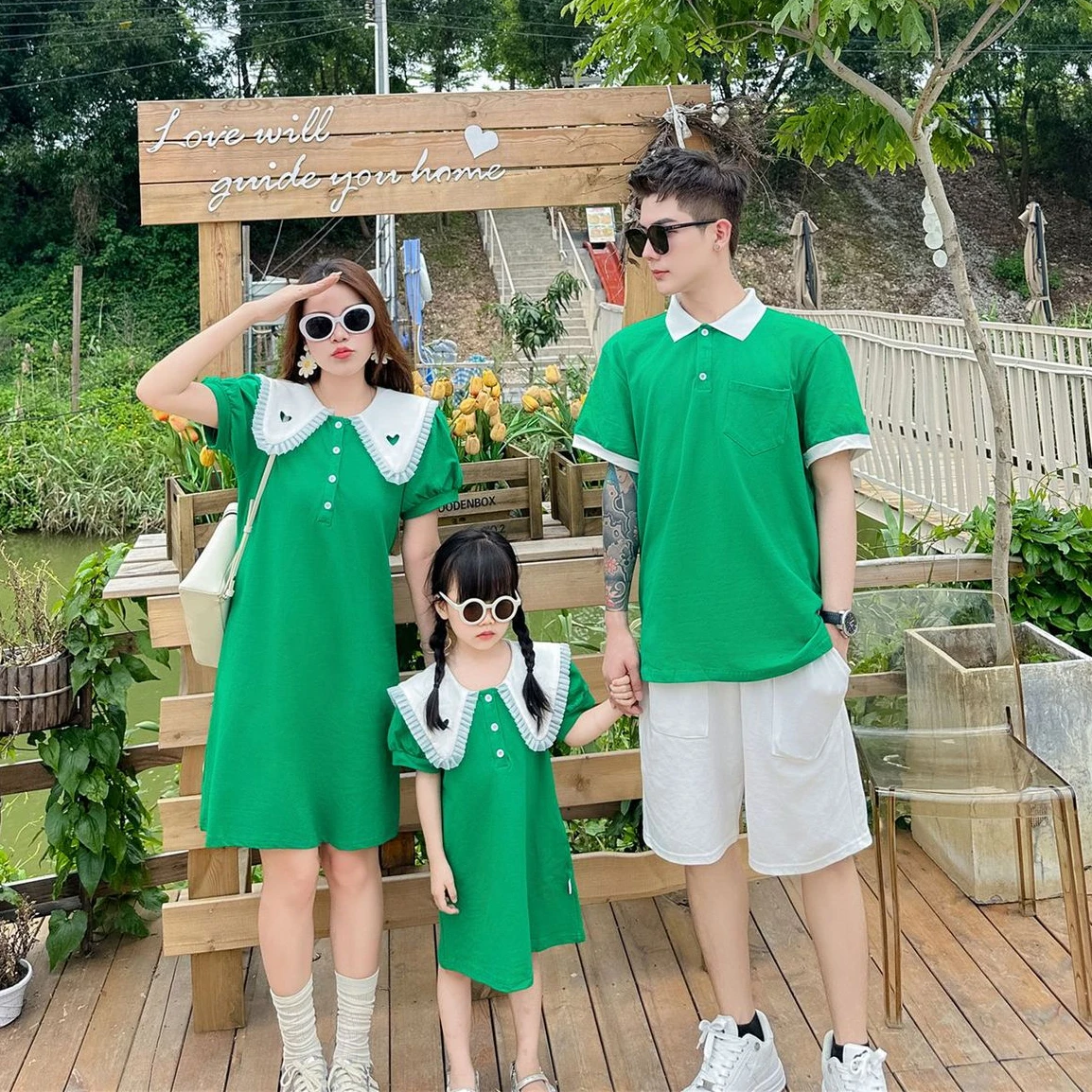 Family Matching Green Clothes Mom Daughter Matching Dresses with Big Collar Heart Dad Son Polo Shirts Korean Children Clothing