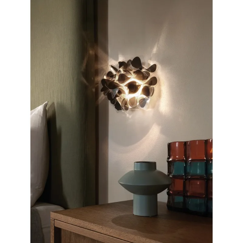 Modern simplicity, bedroom bedside aisle petal lamp, decorative wall