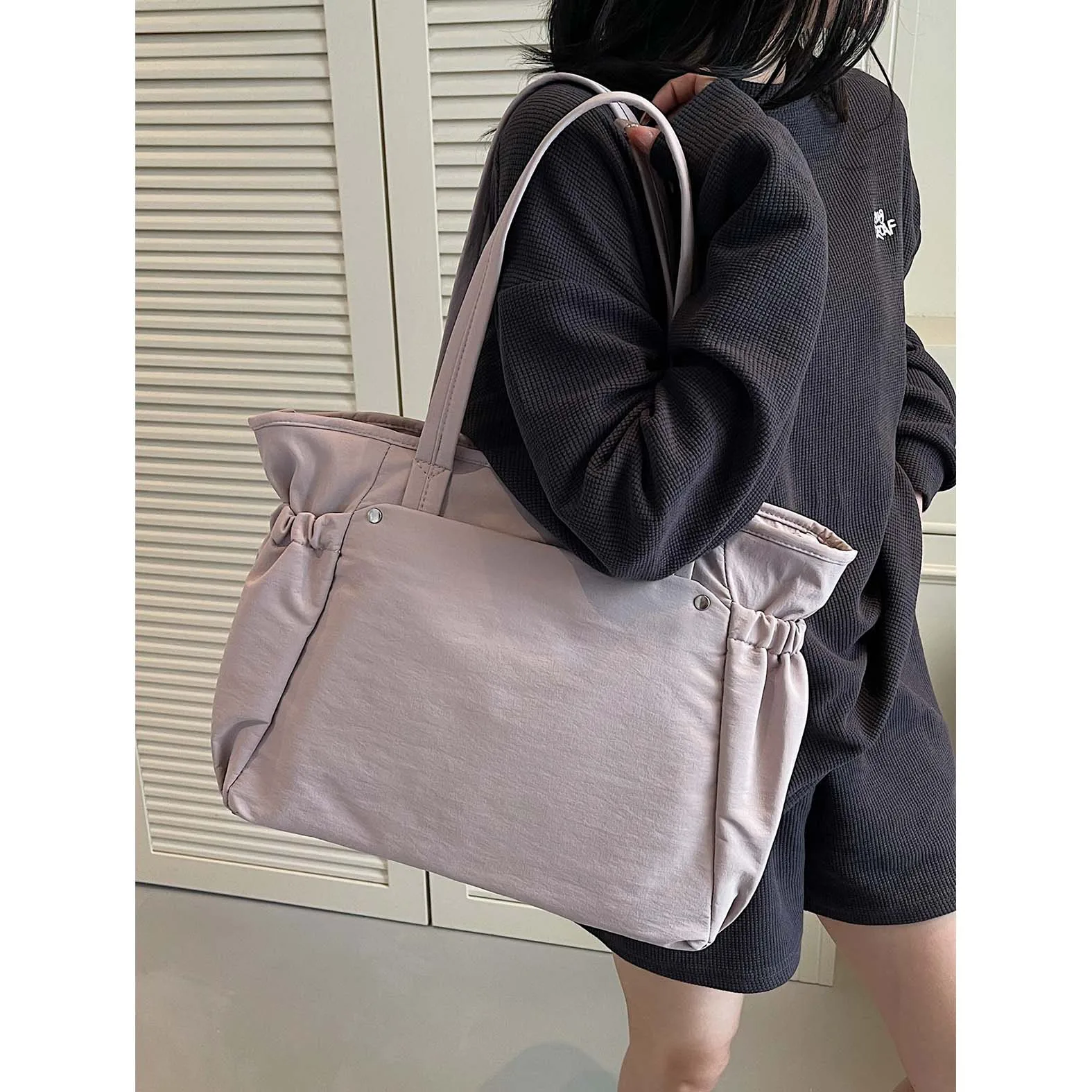 

Simple and versatile canvas bag, women's large capacity 2025 new summer casual shoulder bag, college student class tote bag
