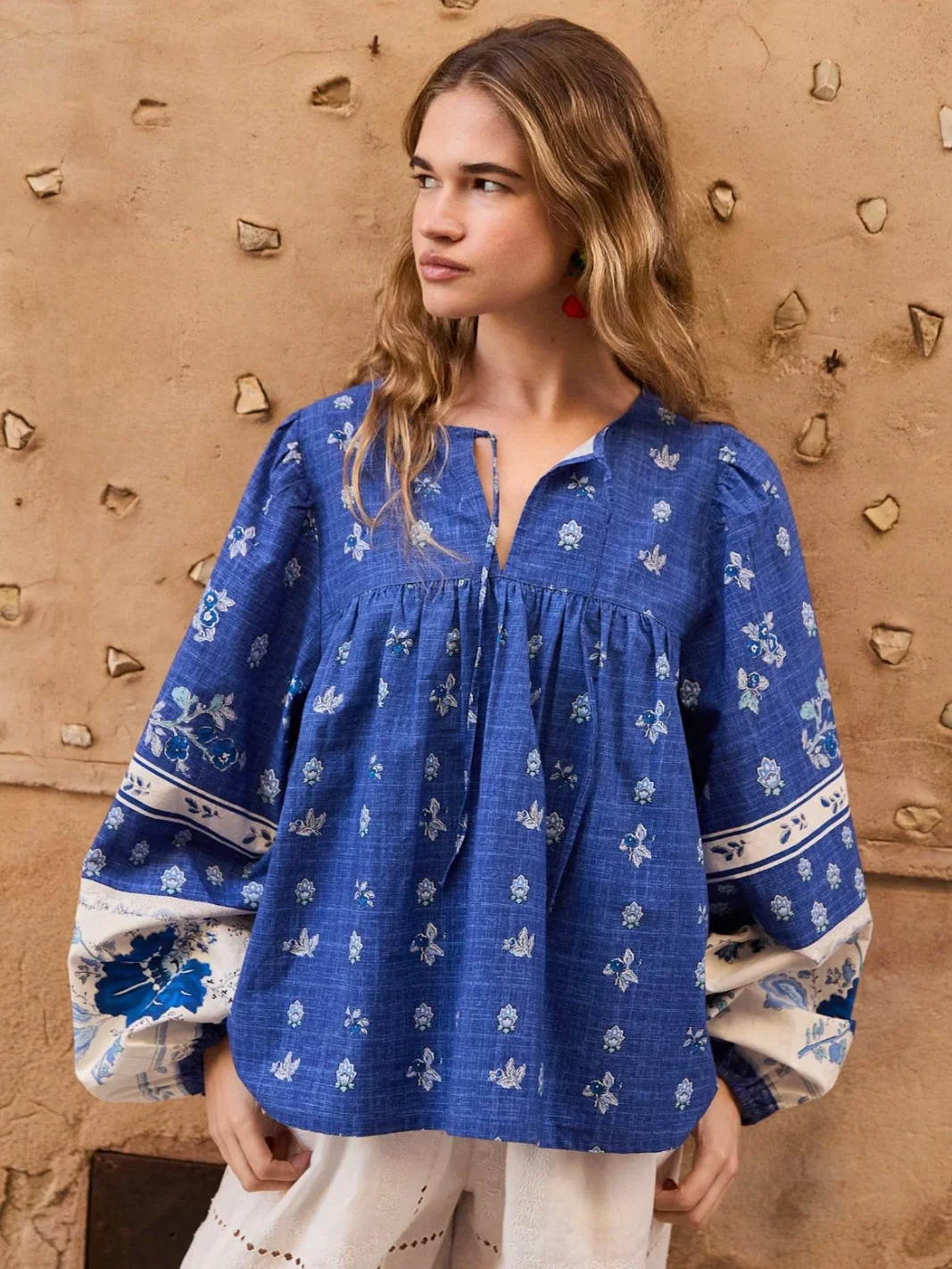 

Limited Time 25 Early Autumn Vintage Blue Print V-neck Long Sleeve Shirt Casual Loose Cotton Lantern Sleeve Women's Shirt