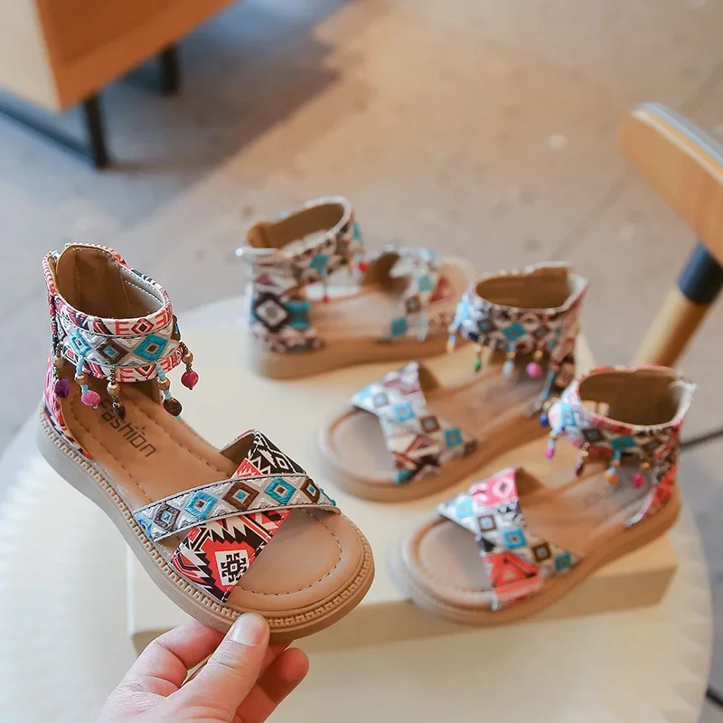 Sandali gladiatore causali per ragazze estate stile nazionale bohémien bambini principessa sandali romani moda retrò nappa sandali per bambini