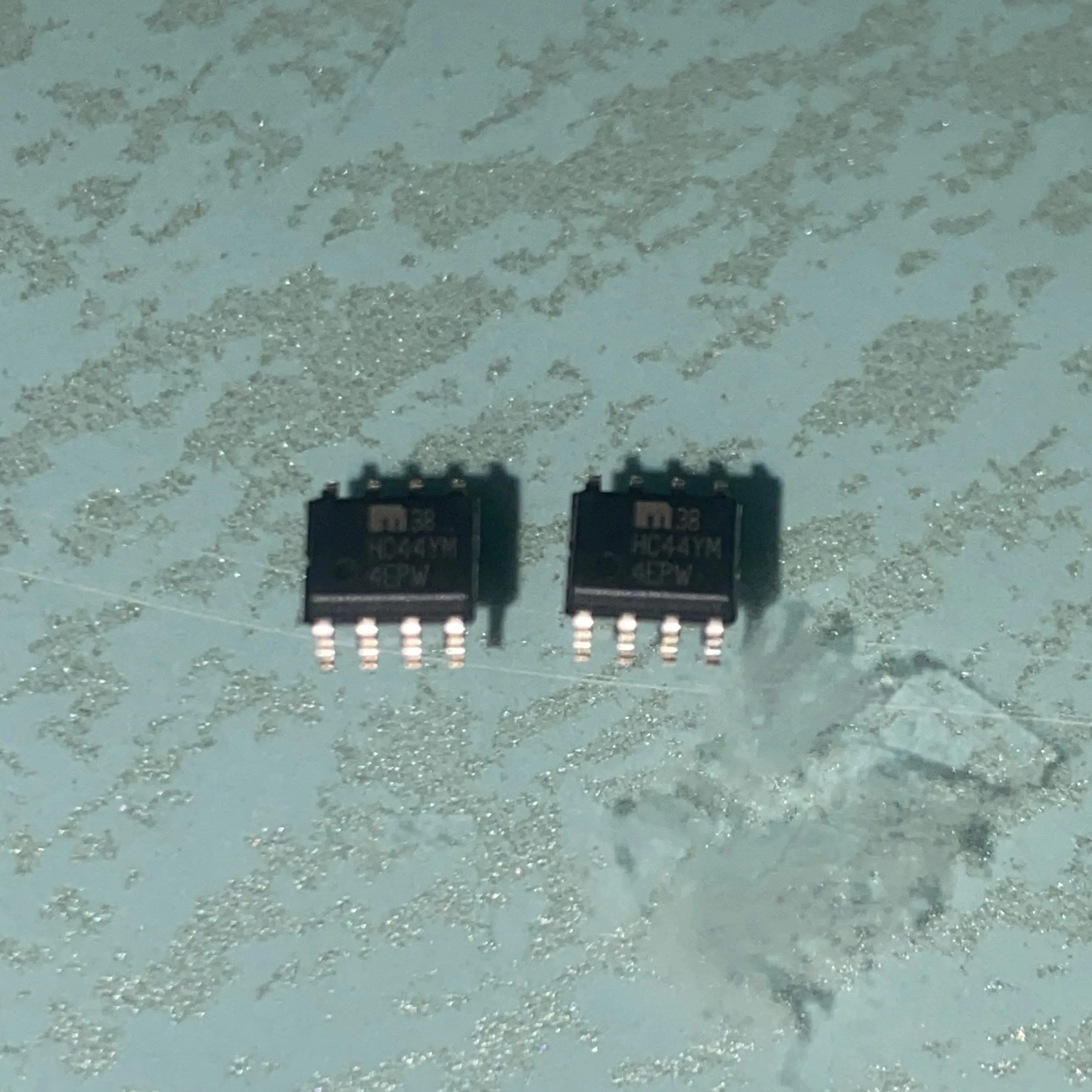 20PCS Brand New Original MIC38HC44YM 21+ SOP8