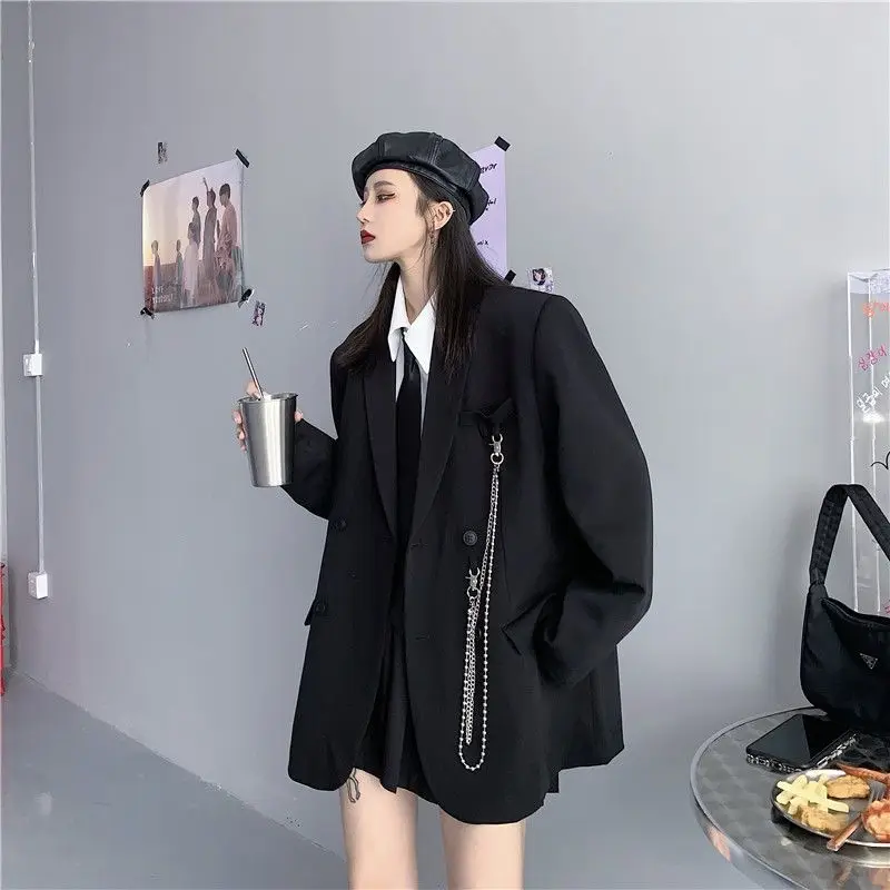 سترة بدلة سوداء بسلسلة عصرية كورية من Insozkdg للنساء ربيع جديد فاخر فضفاض غير رسمي بكتف مبطن سترات نسائية