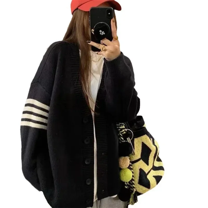 เสื้อคลุมไหมพรมคอวีลายทางสีสันสดใส สไตล์เกาหลีใหม่ ทรงหลวม สไตล์ลำลองสำหรับผู้หญิง ฤดูใบไม้ร่วง ฤดูหนาว