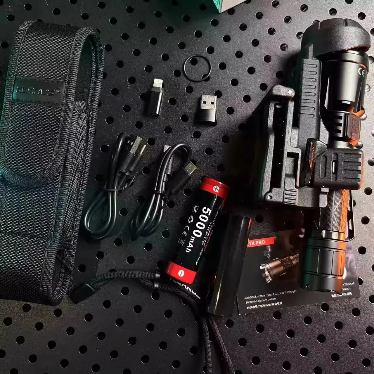 Klarus XT21X pro مصباح يدوي تكتيكي عسكري 4000 لومن قابل لإعادة الشحن مصباح شعلة الشرطة للدفاع عن النفس مع بطارية 21700