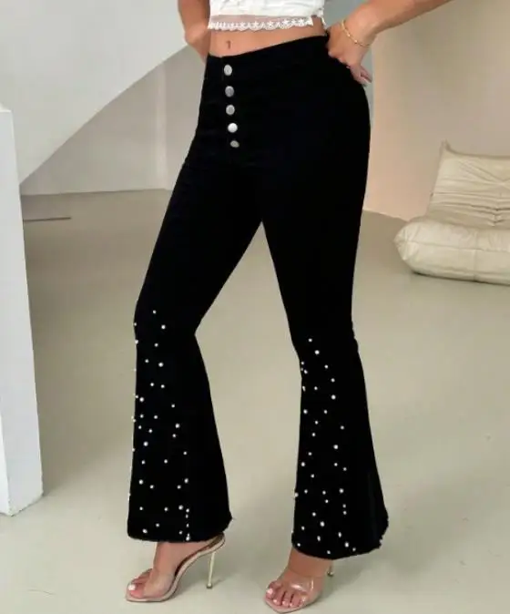 جينز نسائي 2026 ربيع جديد خريف بلون سادة ديكور خرز ملابس خروج عالية الخصر سراويل دينم غير رسمية متوهجة