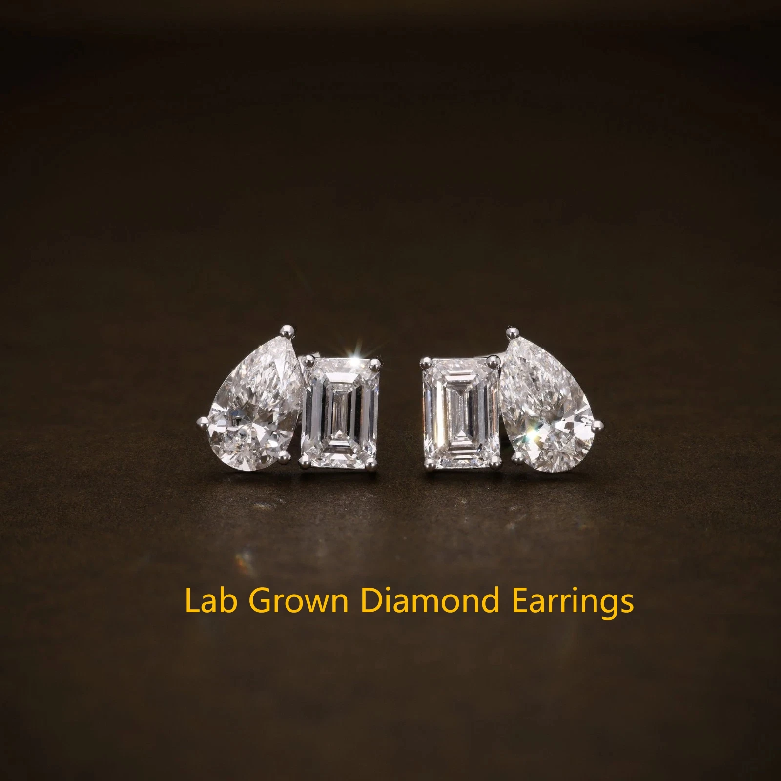 Platinum 950 Emerald & Pear Cut 1CT Each Stone Total 4CTW  IGI CVD HPHT Lab Grown Diamond DEF VS-VVS Stud Earrings  For Lady