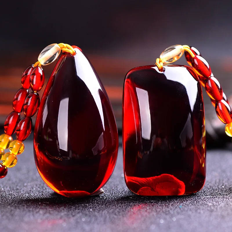 

Подарочная фабрика с дренажом, оптовая продажа, кулон с квадратной подвеской в виде капли воды из янтарного пчелиного воска красного янтаря для мужчин и женщин